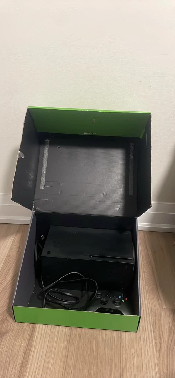 Microsoft Xbox Series X 1TB Console - photo 3