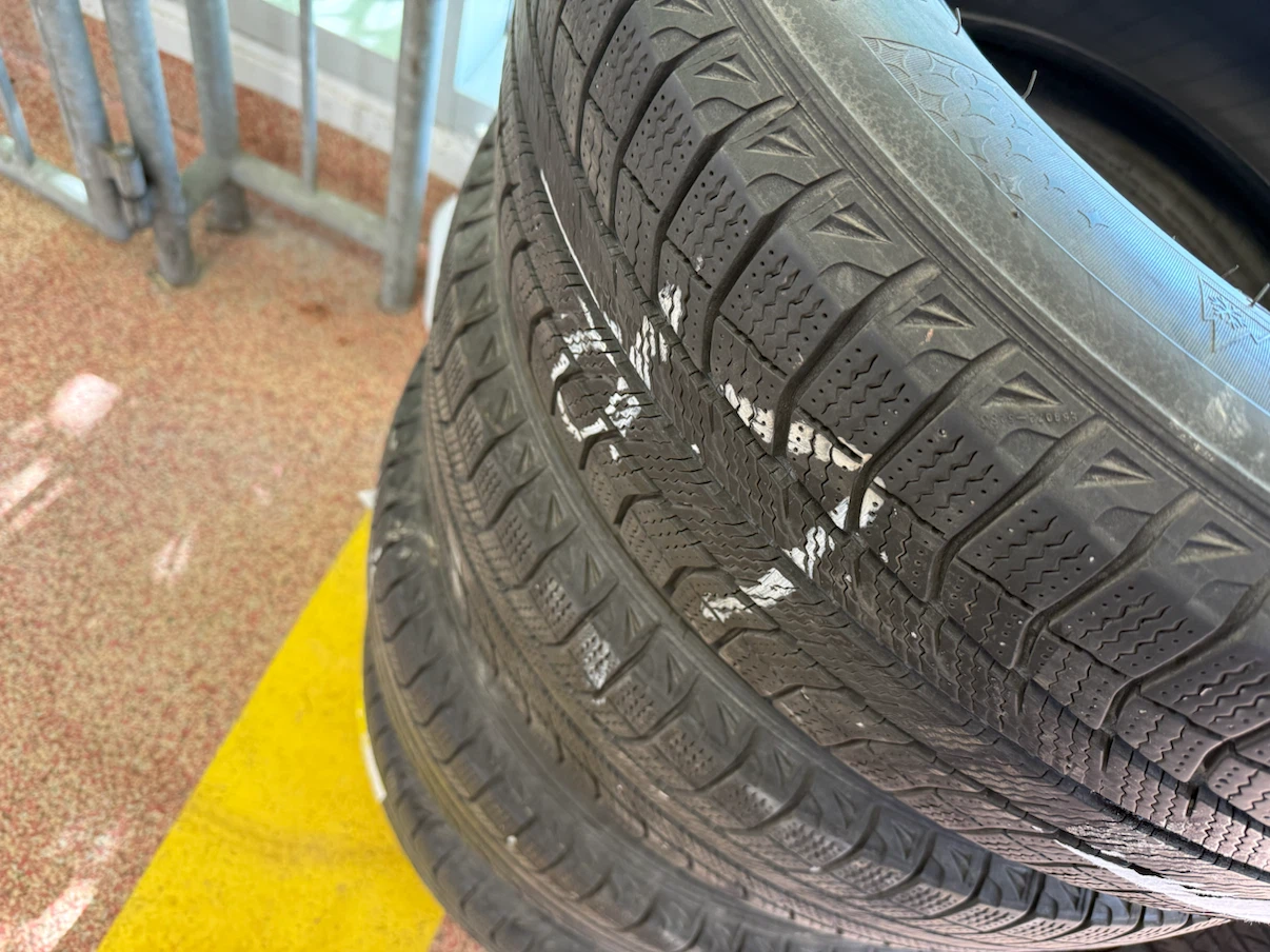 4 Michelin Latitude X-Ice Xi2 Winter Tires 225/65R17
