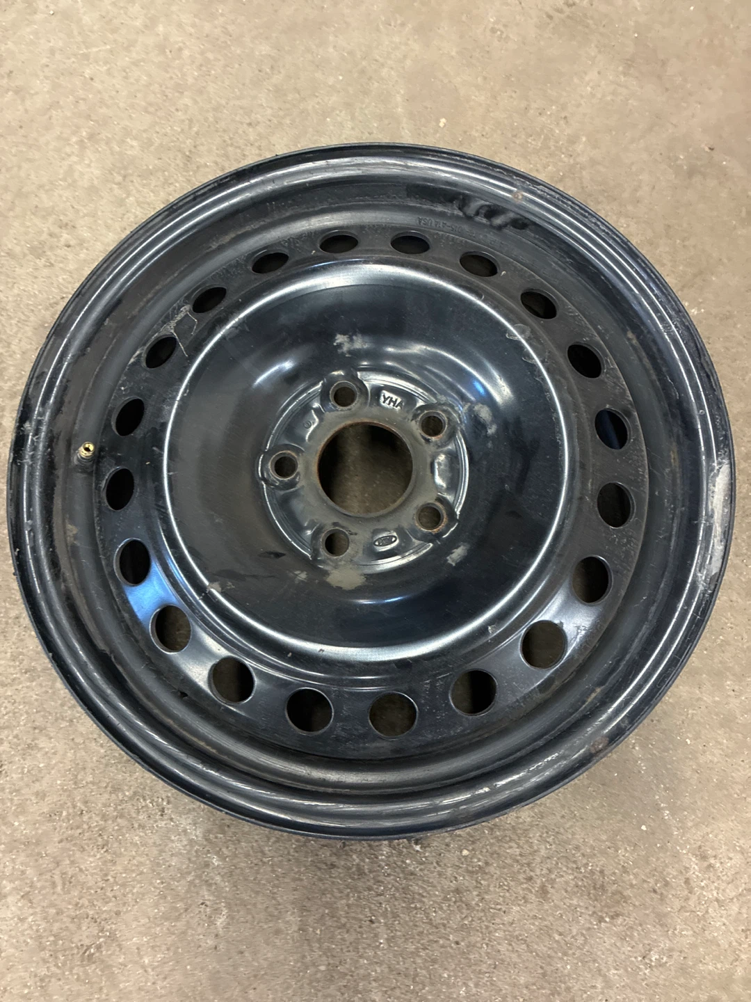 Set of 4 Ford Steel Wheels size: 16