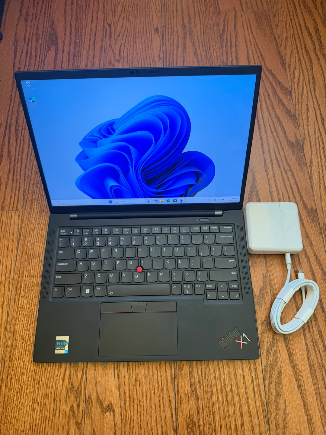 Lenovo X1 Gen 9/16GB RAM/1TB SSD/Fully Functional/with charger - photo 2