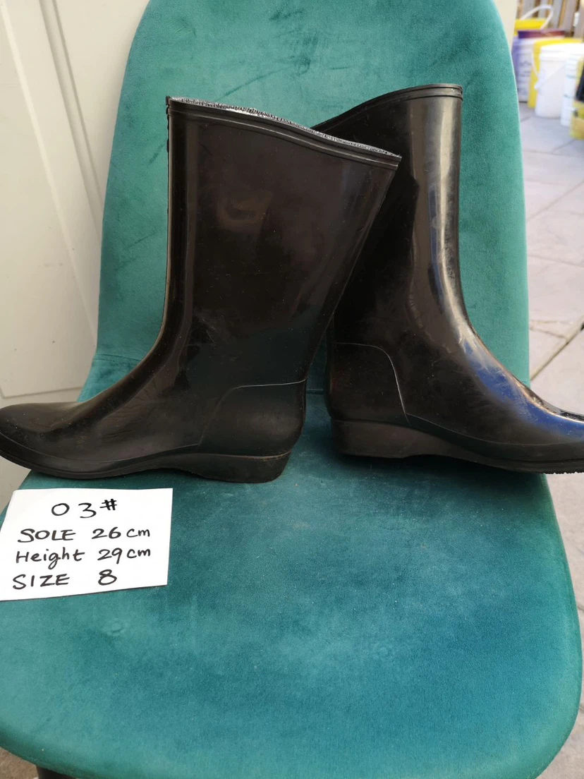 Brookline Black Rubber Rain Boots Size 8 - photo 3