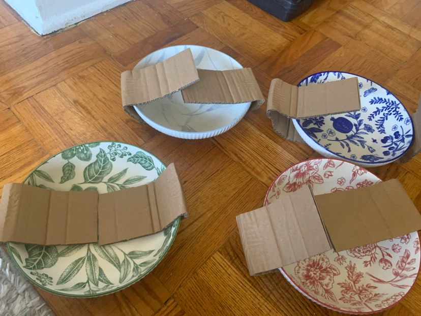 [PRICE IS NEGOTIABLE] 4 Signature Housewares Stoneware Bowls