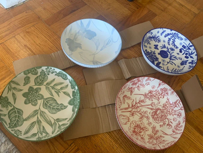 [PRICE IS NEGOTIABLE] 4 Signature Housewares Stoneware Bowls - photo 2