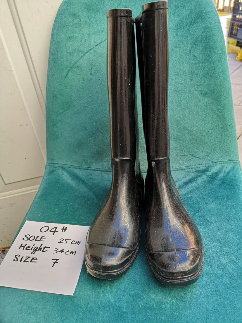 Black Rubber Rain Boots Size 7
