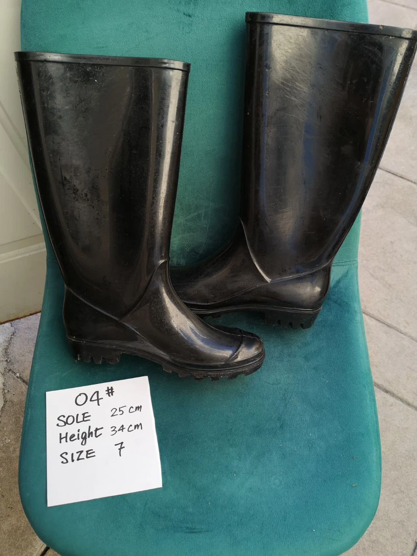 Black Rubber Rain Boots Size 7 - photo 4