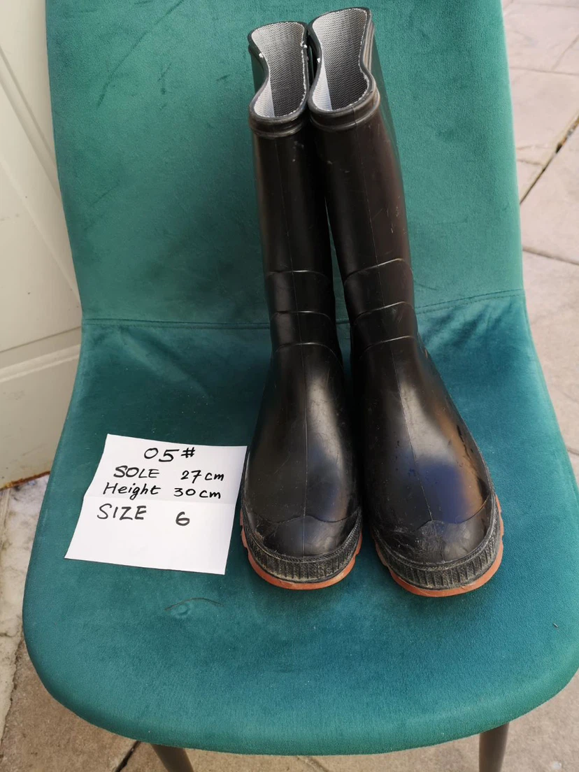 Black Rubber Boots Size 6