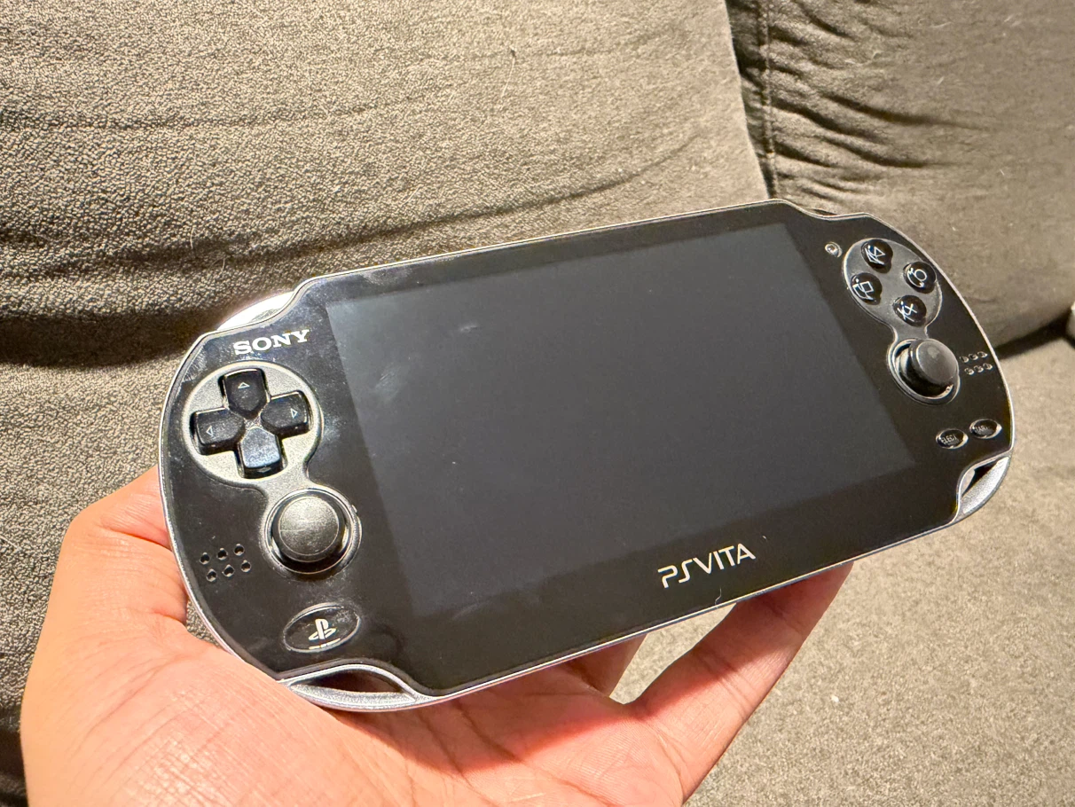 Sony PlayStation Vita PCH-1001