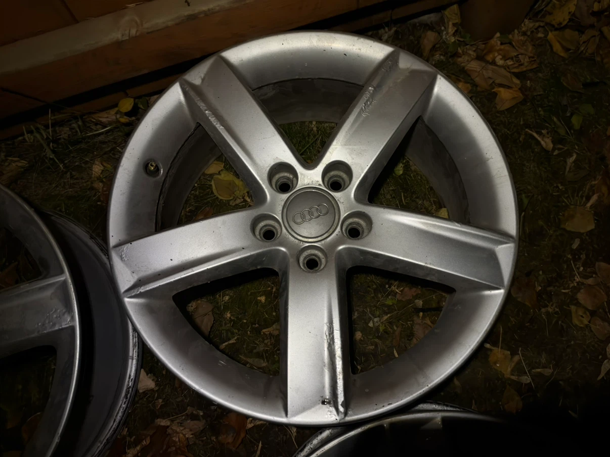 Set of 4 Genuine Audi 17-Inch Alloy Wheels - photo 2