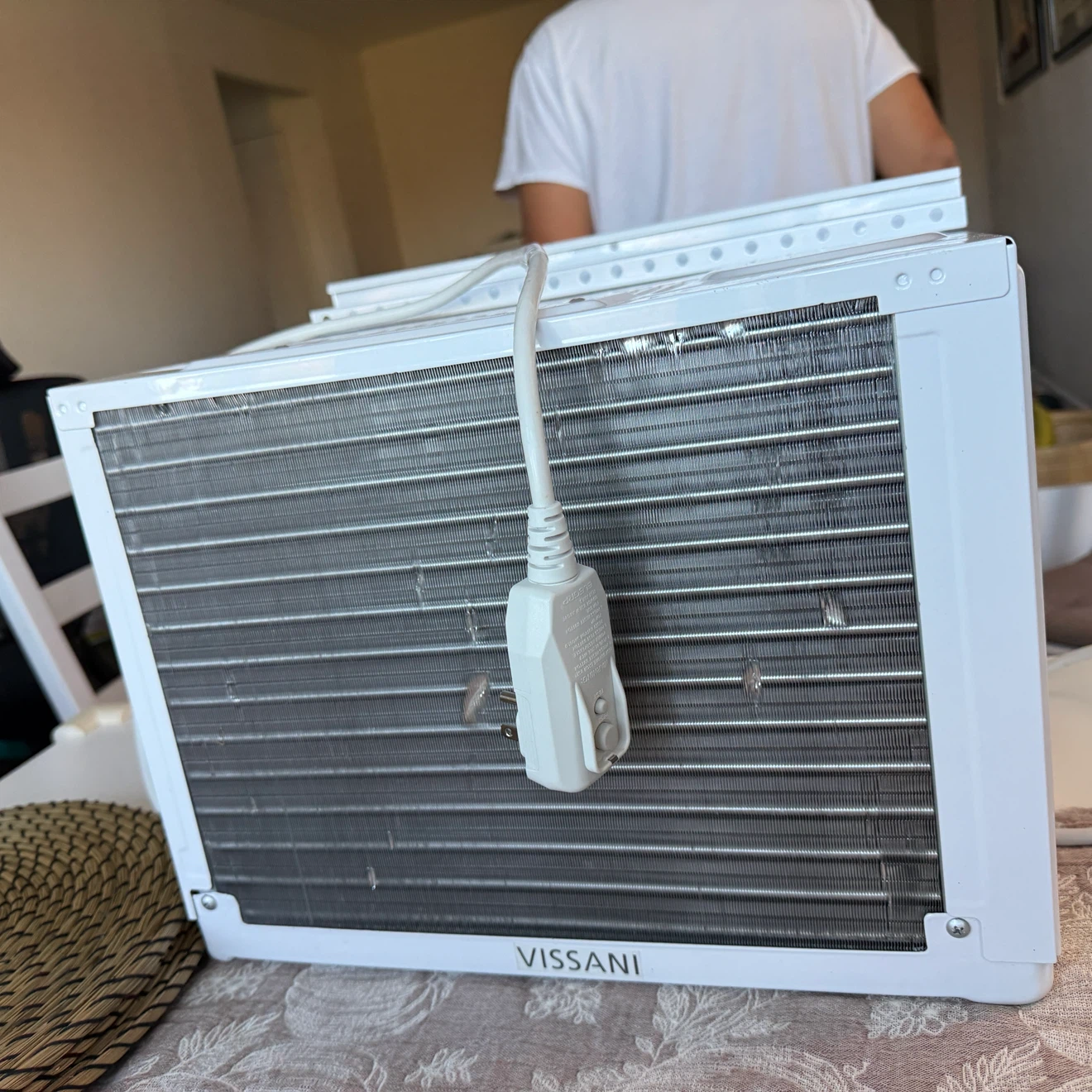 Vissani 5,000 BTU Window Air Conditioner – $90 - photo 3