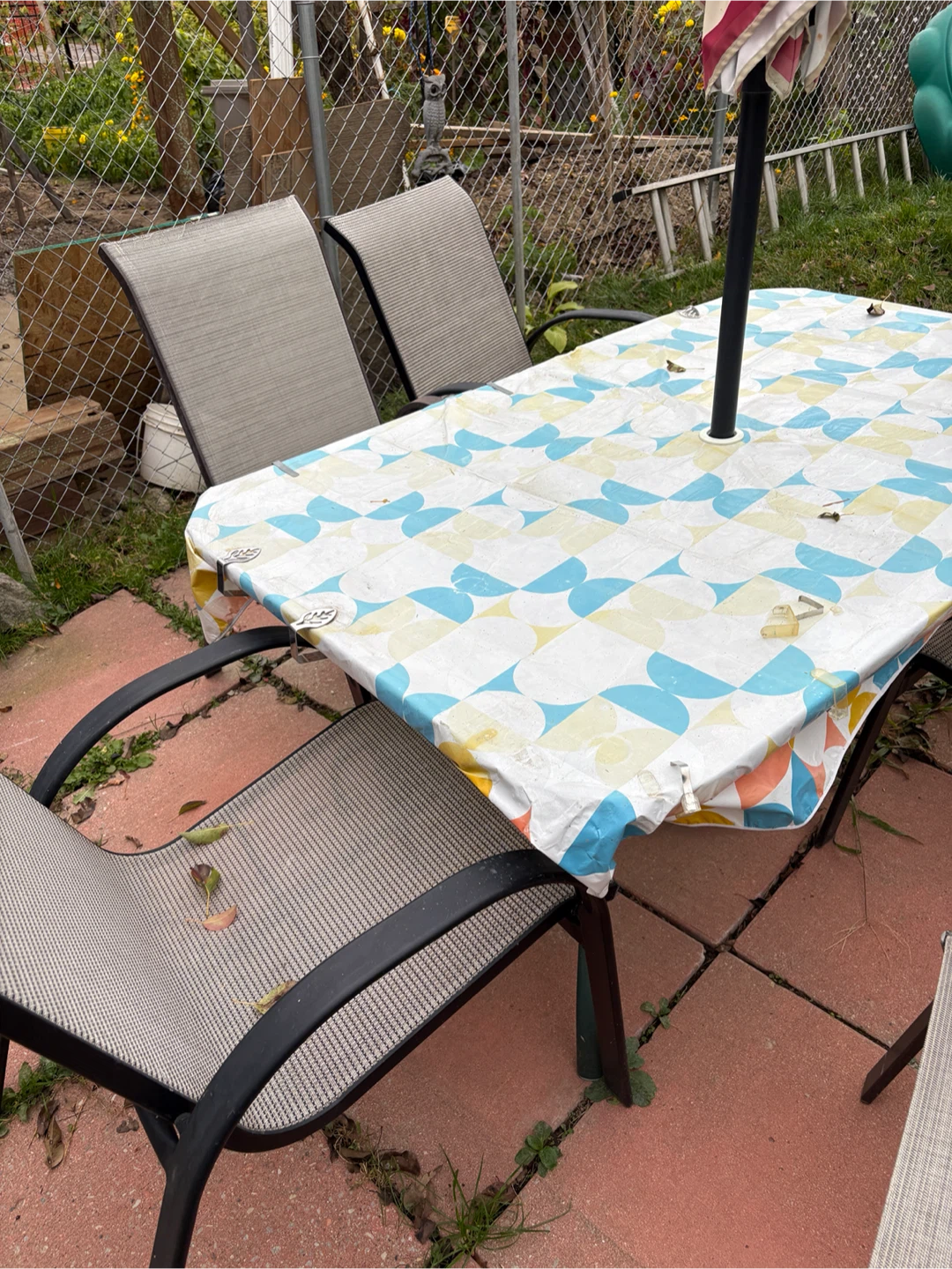 5-PATIO CHAIRS & GLASS TABLE - photo 2