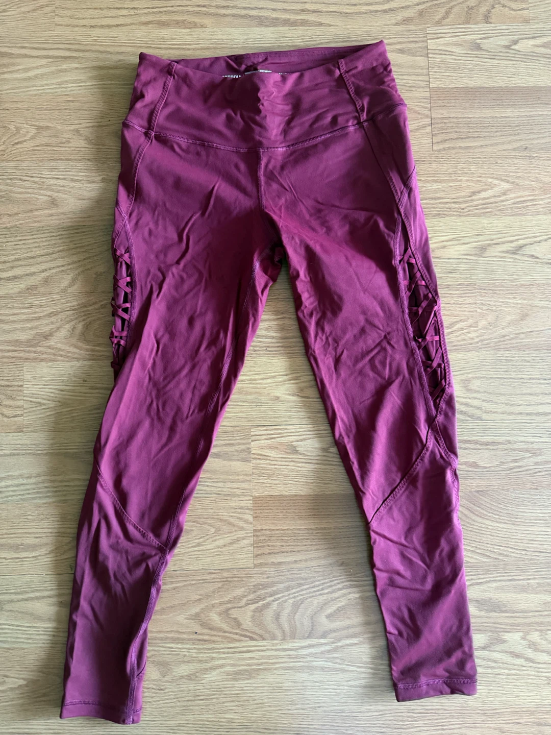 Victoria Sport Maroon Leggings