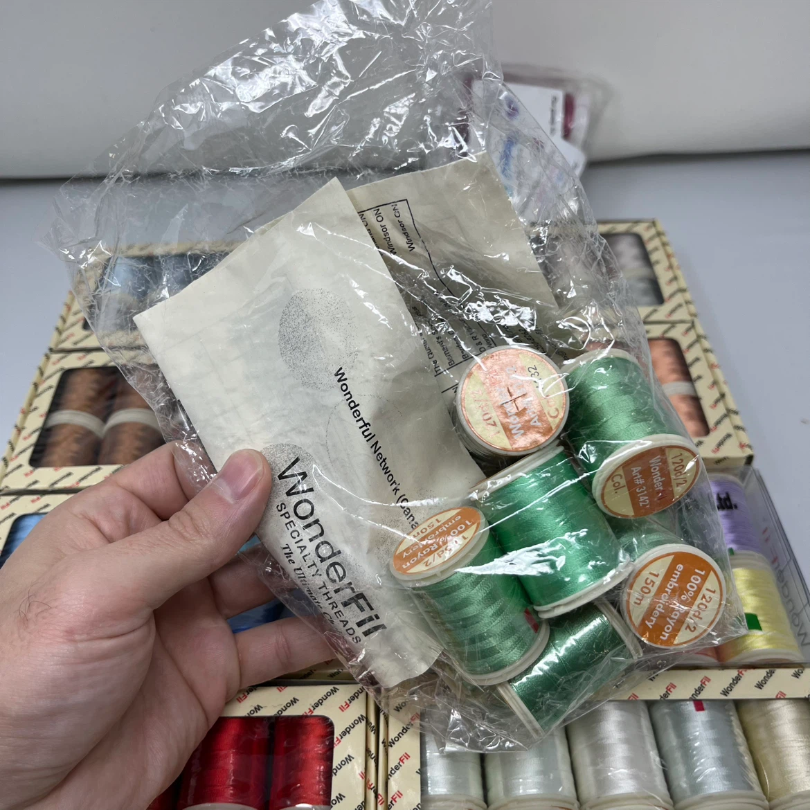 WonderFil Rayon Thread 40 wt Color Theme Pack Collection - photo 4