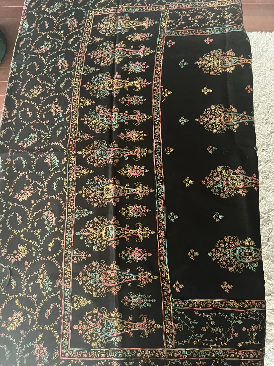 Embroidered Wool Shawl - photo 4