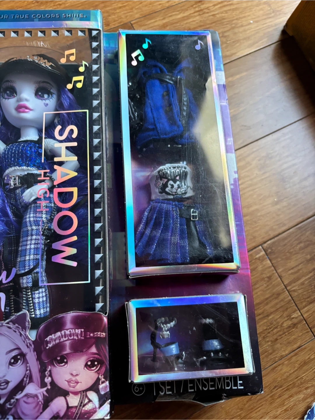 Shadow High Neon Shadow Uma Vanhoose Doll Set - photo 4