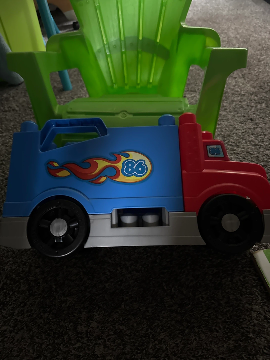 Melissa & Doug Wooden Farm Peg Puzzle - photo 3