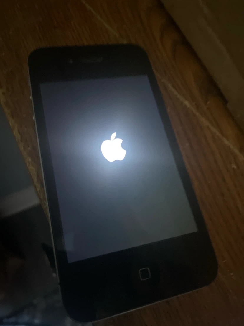 Apple iPhone 4 Black READ DESCRIPTION