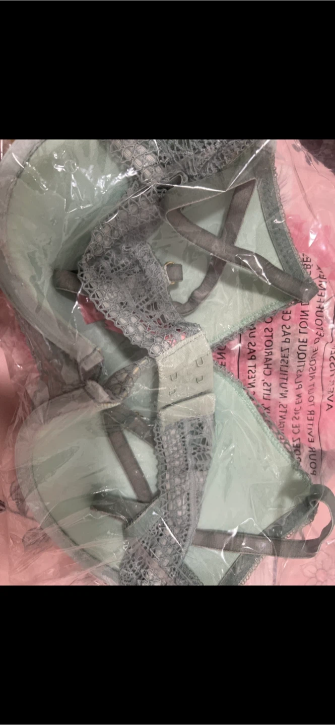 GoldenMark Matte Green Lace Bra - photo 2