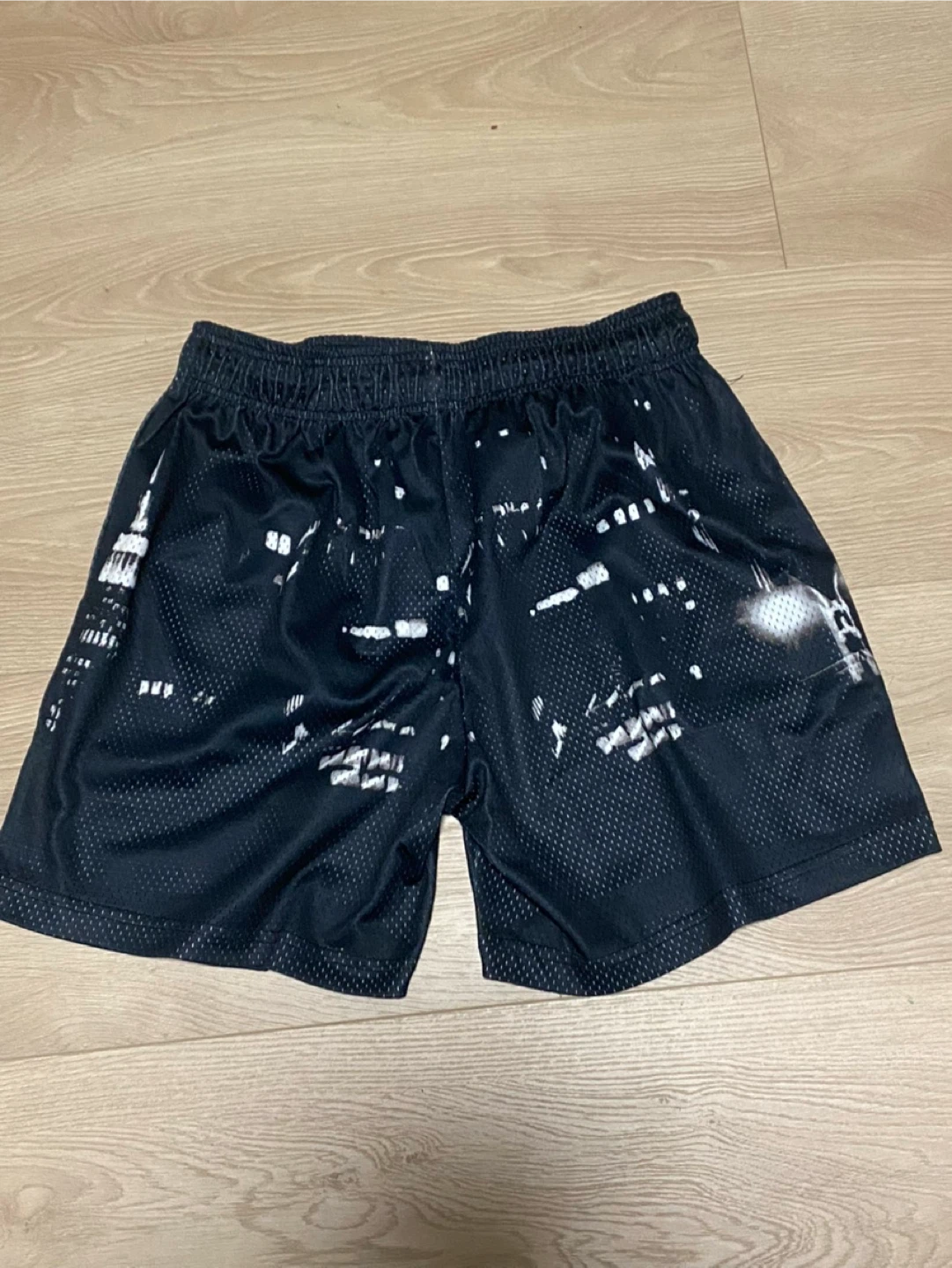 Eric Emanuel Cityscape Mesh Shorts - photo 2