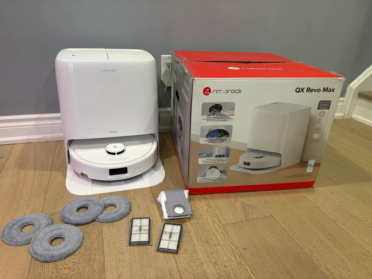 Roborock QX Revo MAX Robot Vacuum & Mop – Excellent Condition