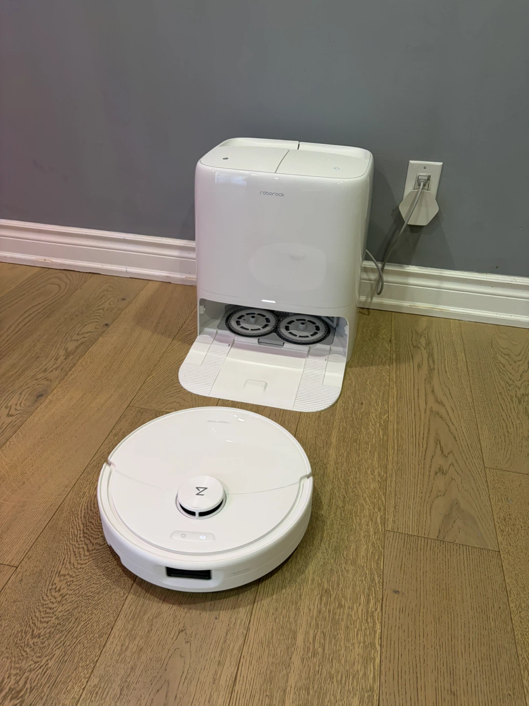 Roborock QX Revo MAX Robot Vacuum & Mop – Excellent Condition - photo 2