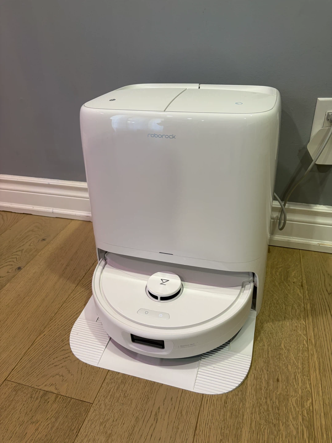 Roborock QX Revo MAX Robot Vacuum & Mop – Excellent Condition - photo 3