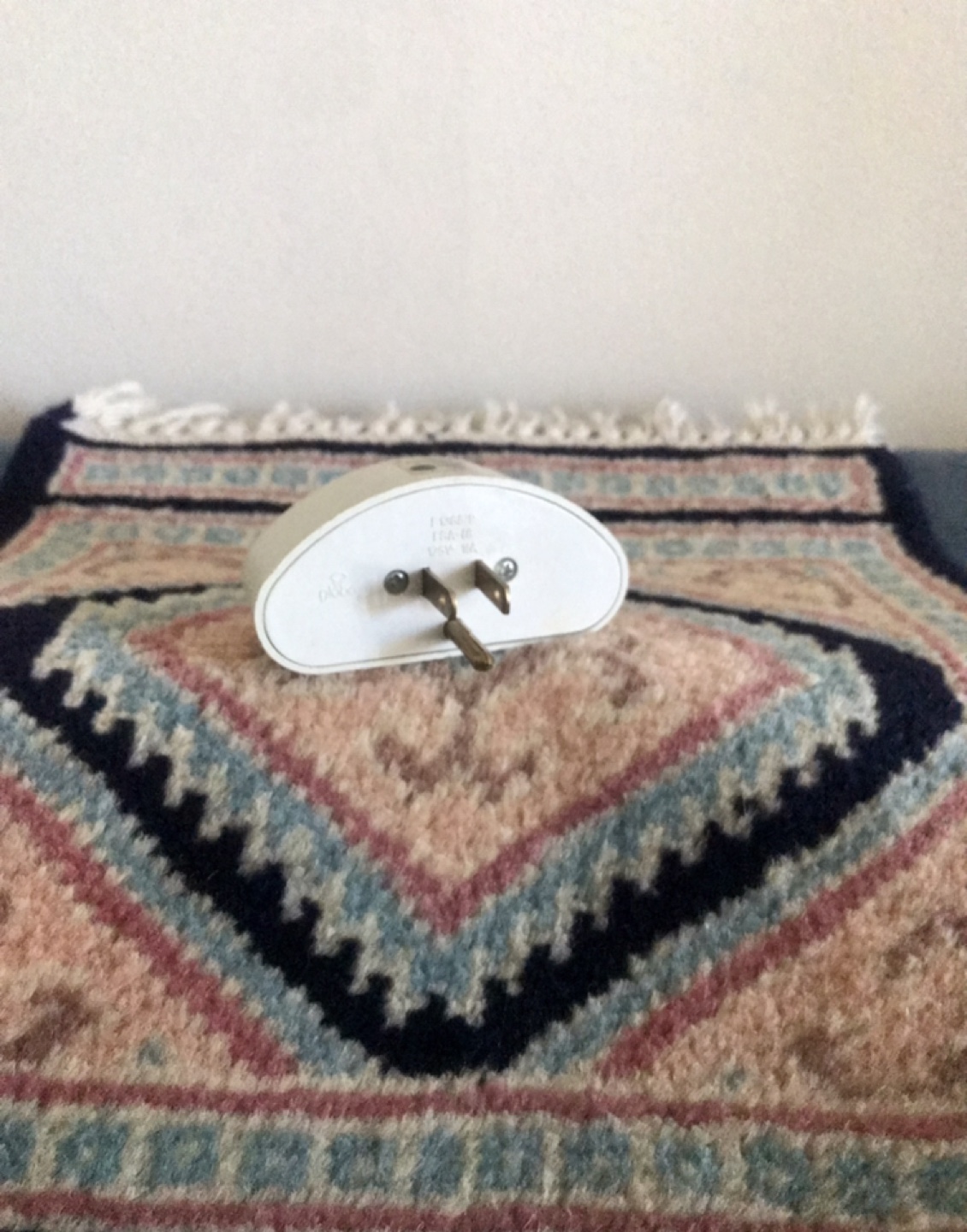 Plug - 3 spots *Trade for Extension Cord* - photo 2