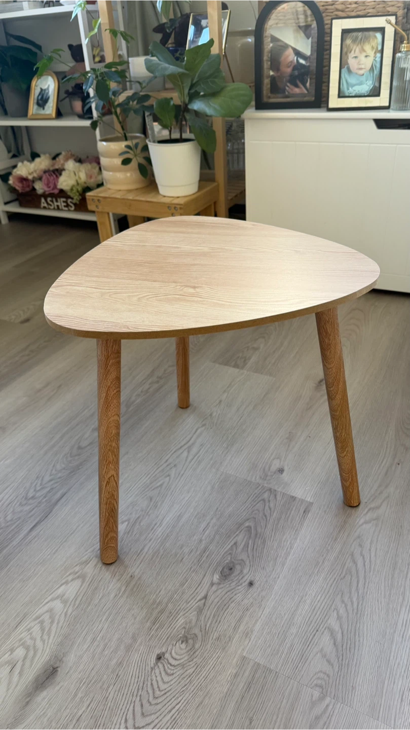 Cute little side table - photo 2