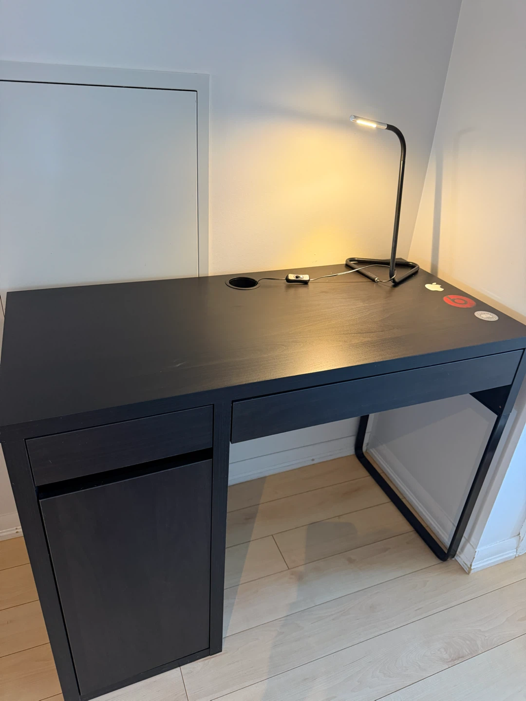 IKEA MICKE Desk in Black-Brown - photo 4