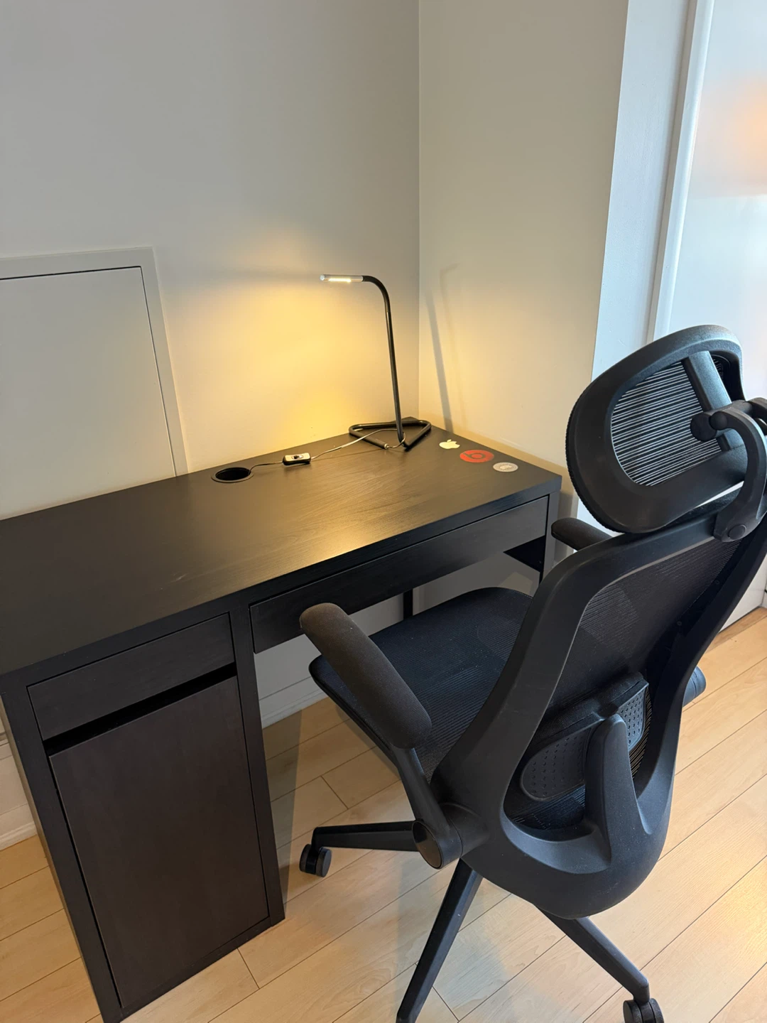 Black Ergonomic Mesh Office Chair - photo 2