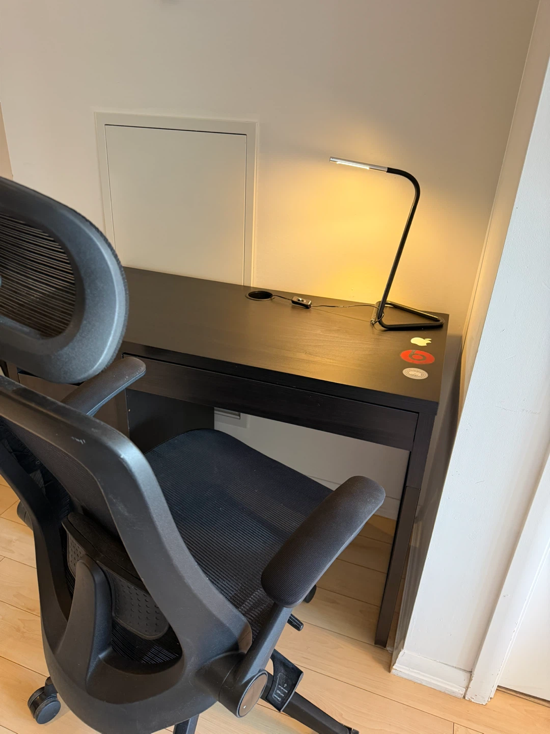 Black Ergonomic Mesh Office Chair - photo 3