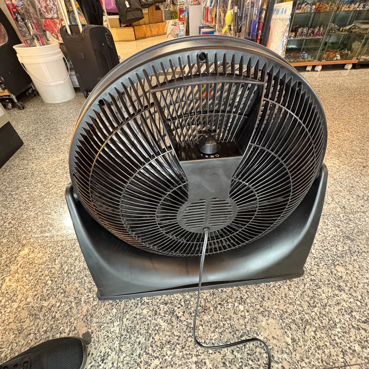 Honeywell TurboForce Floor Fan - photo 2