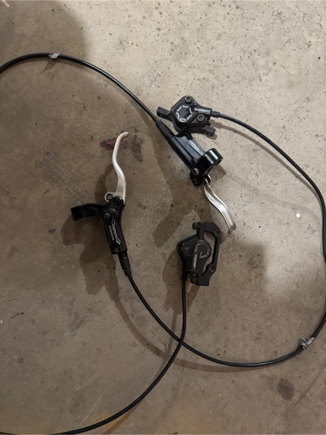Mountain Bike Shimano Hydraulic Disk Brakes.