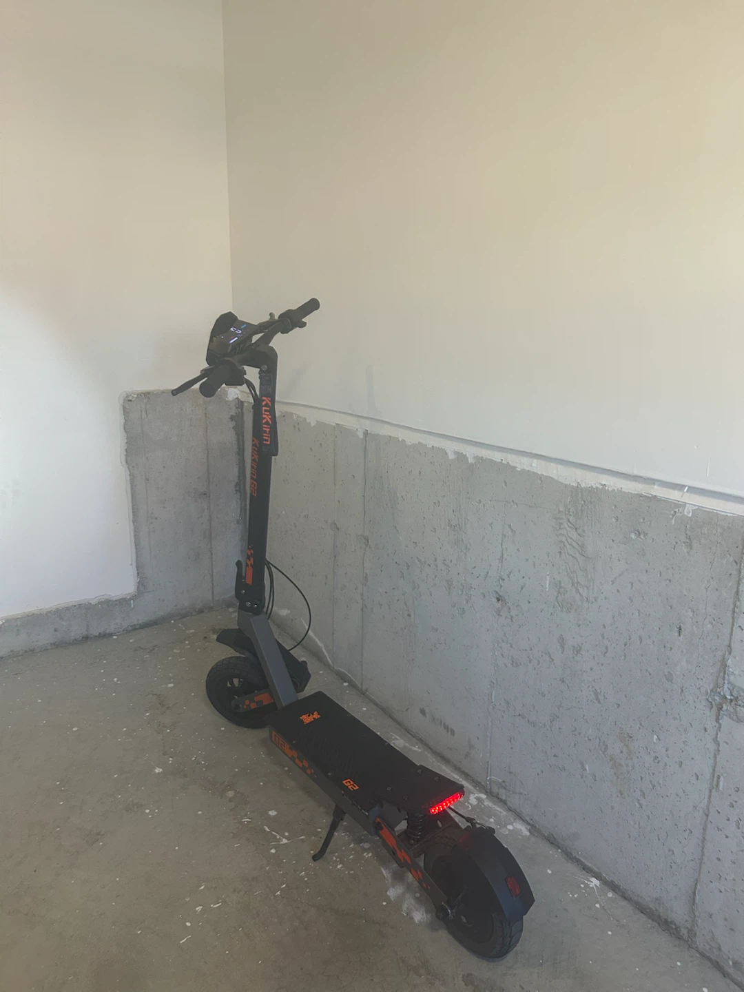 2026 KuKirin G2 Electric Scooter - low km (731) - photo 2