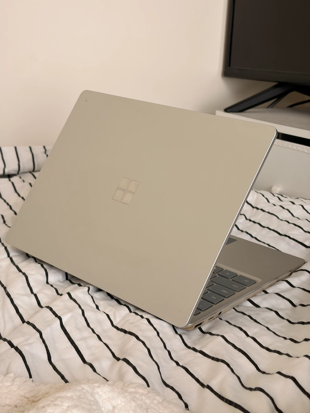 Microsoft Surface Laptop Go 2 Silver  — (i5-11th / 16GB / 256GB) - photo 5