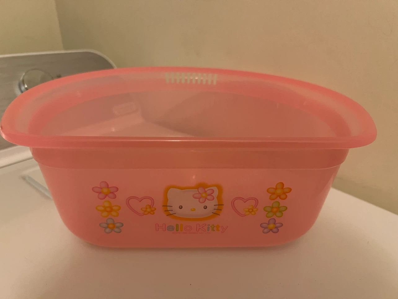 Hello Kitty Pink Plastic Basin