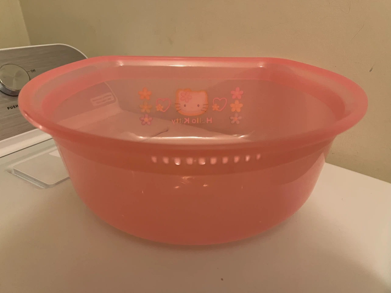 Hello Kitty Pink Plastic Basin - photo 2
