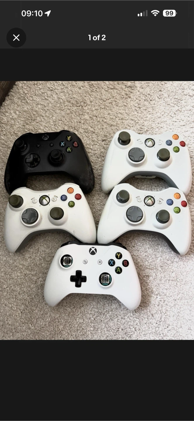 Lot of 5 Xbox Controllers
