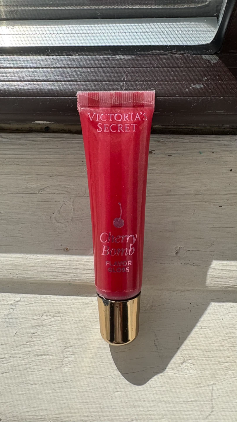 Victoria's Secret Cherry Bomb Flavor Gloss