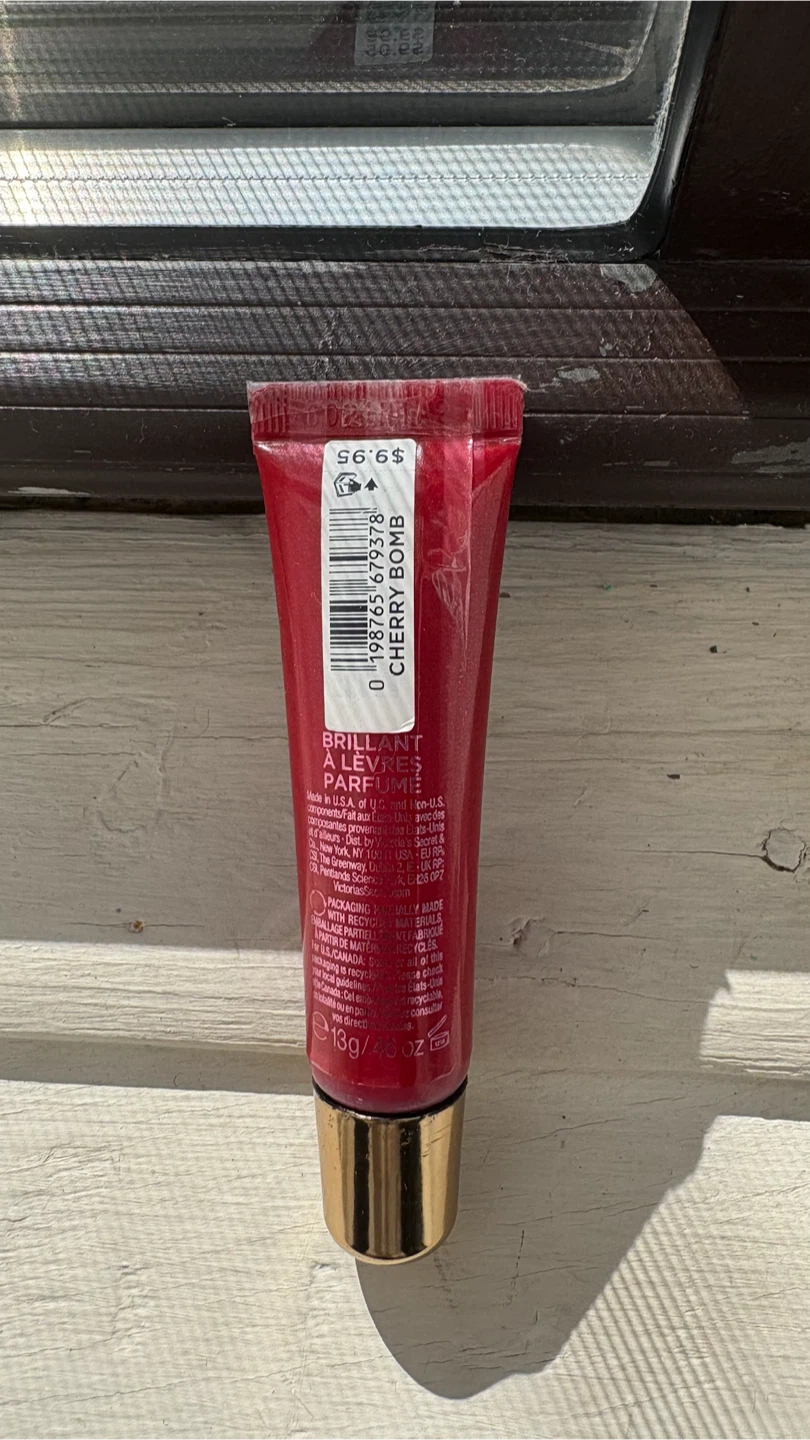 Victoria's Secret Cherry Bomb Flavor Gloss - photo 3