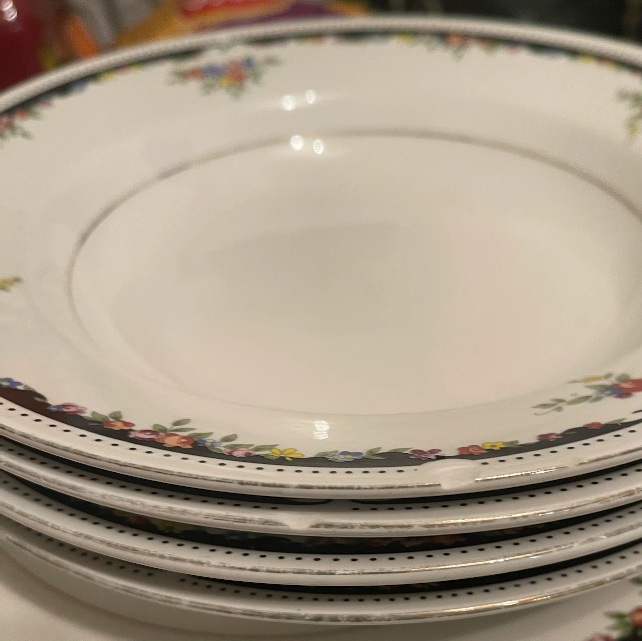 All chipped. Floral Patterned Dinner Plates - photo 4