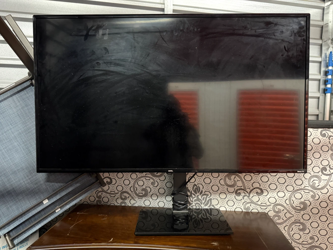 Onn. Roku TV