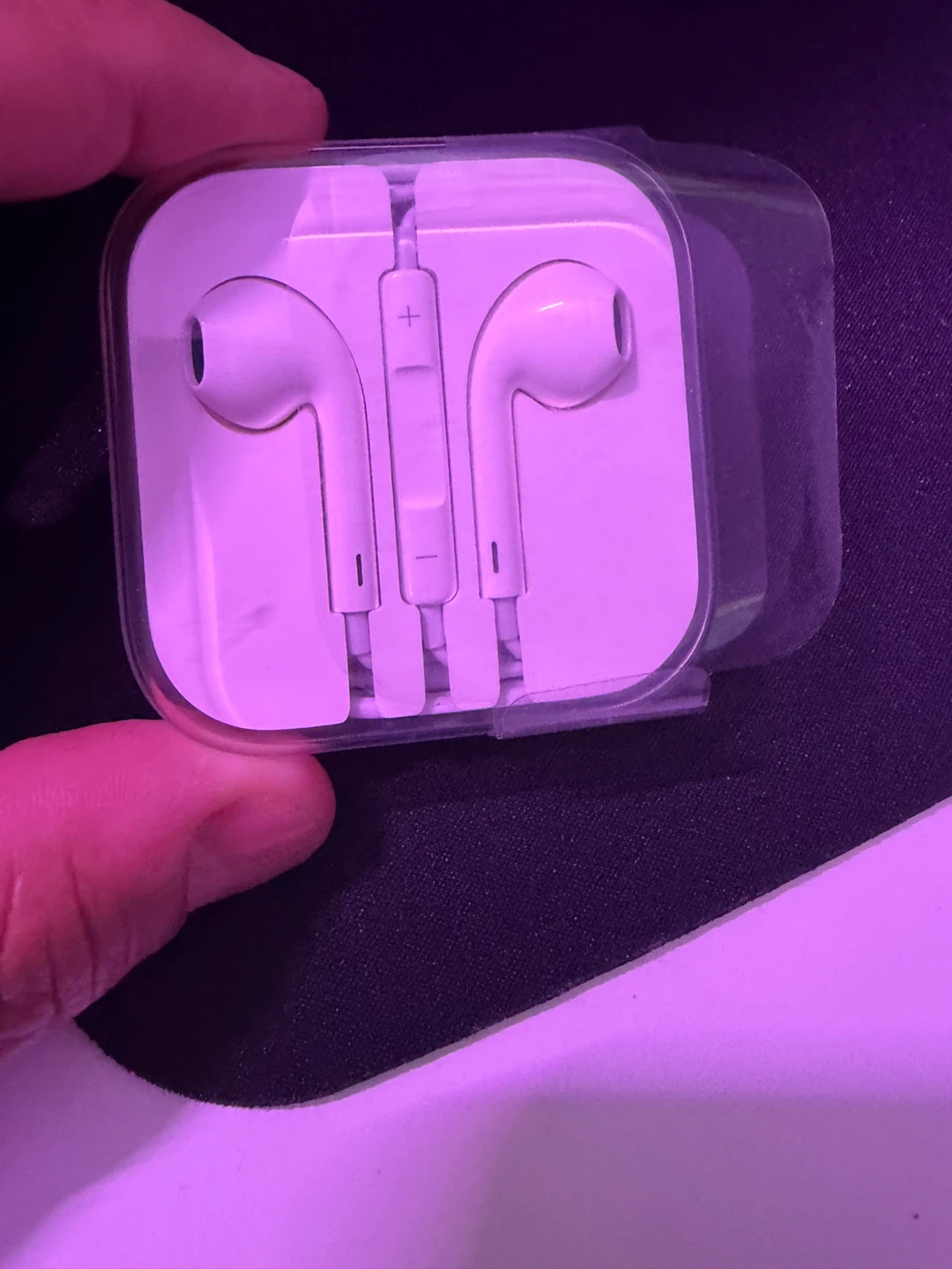 Apple EarPods with 3.5mm Headphone Plug