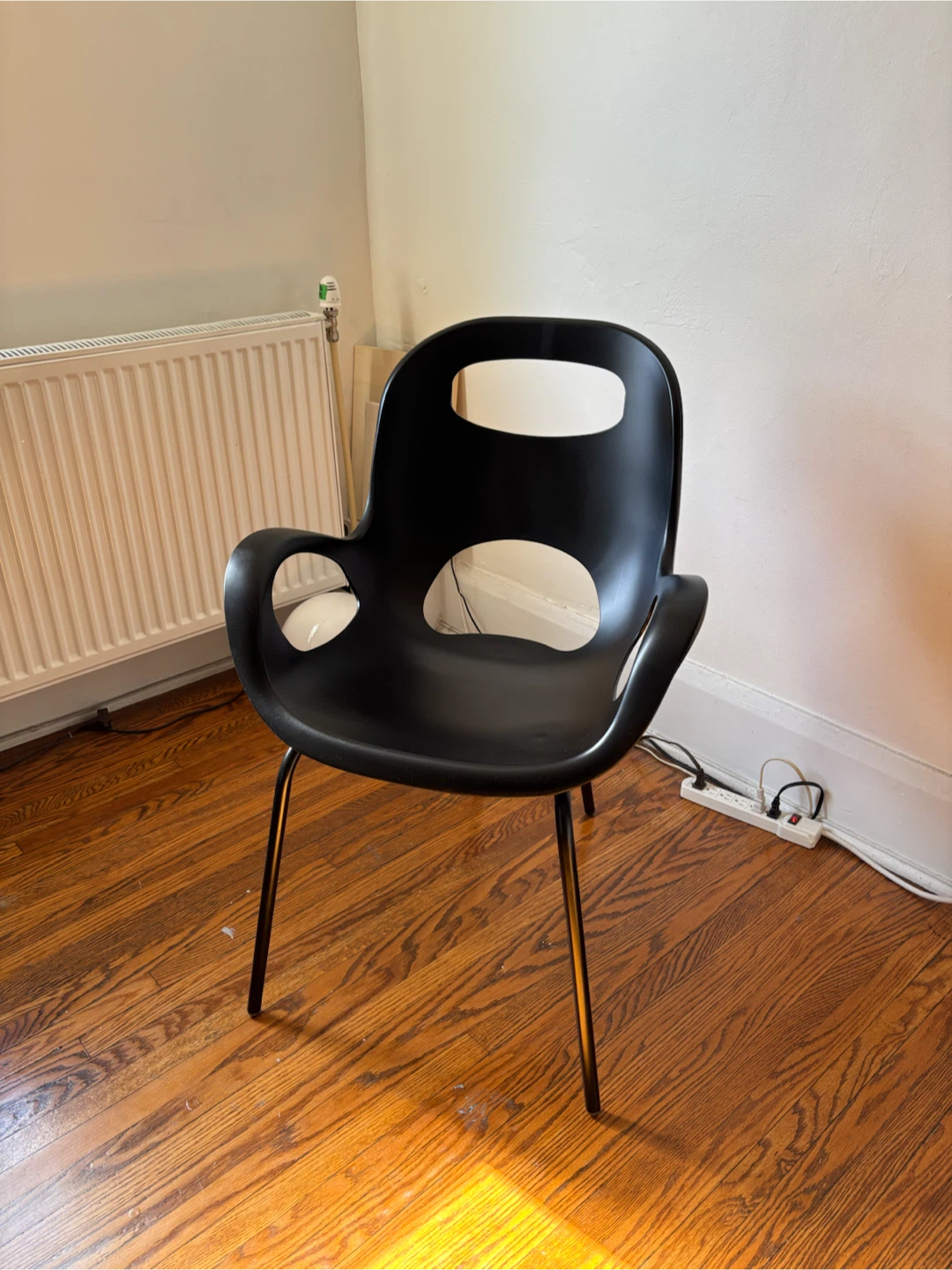 Umbra Black Cut-Out Armchair - photo 2