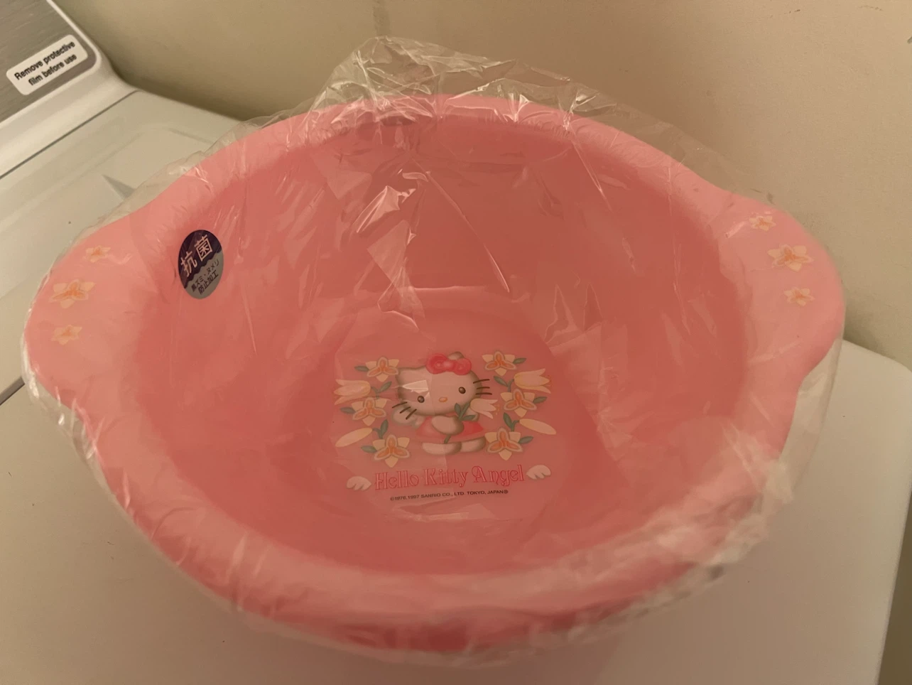 Sanrio Hello Kitty Angel Pink Wash Bowl