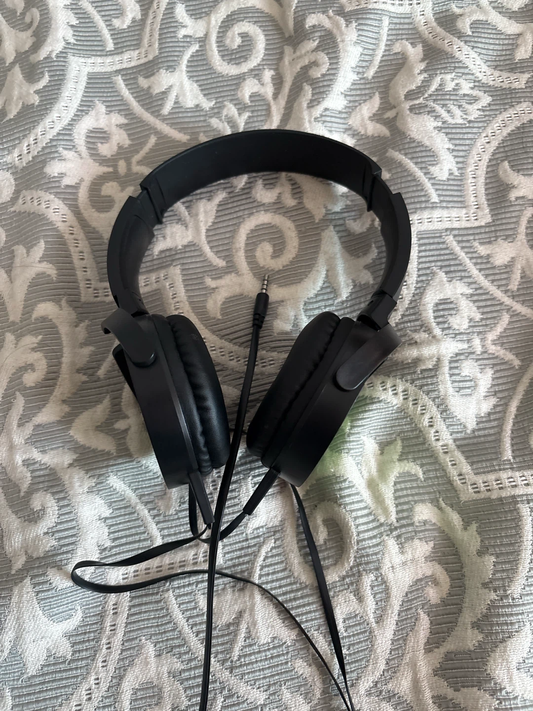 Black and Green Wired Headphones without mic