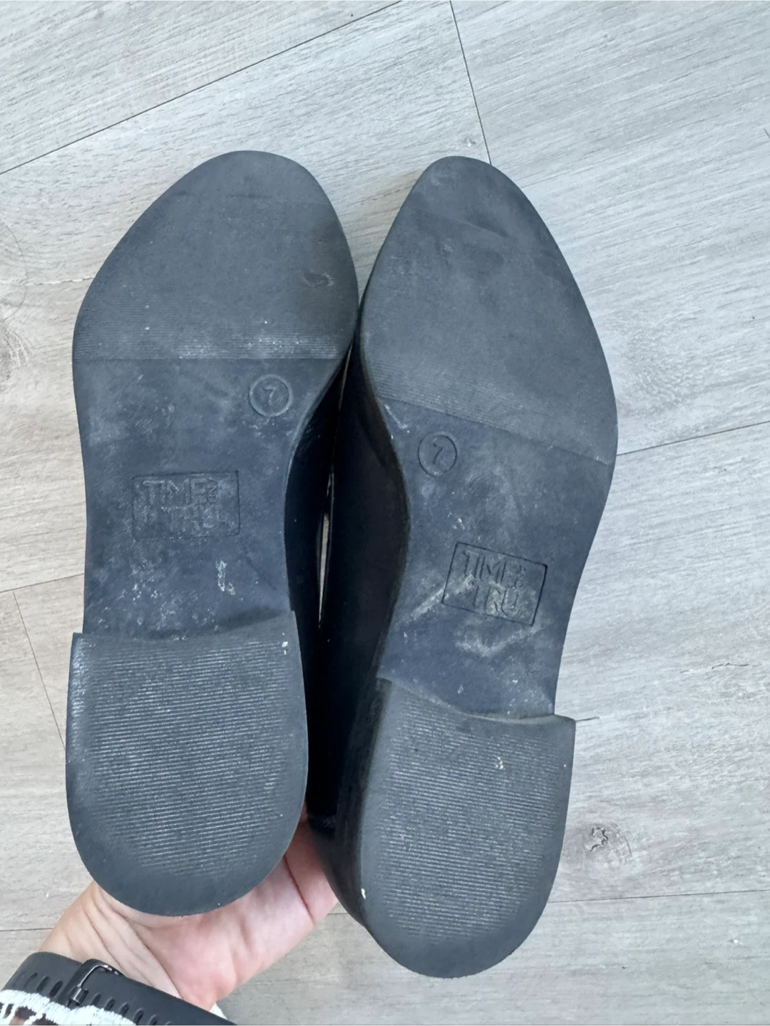 Time and Tru Black Loafers Size 7 - photo 3