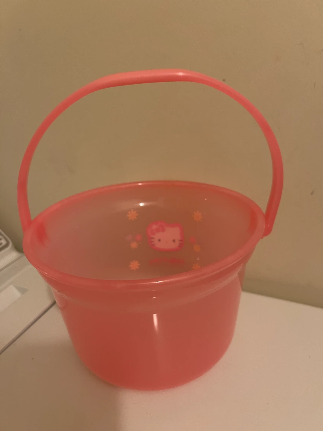 Sanrio Hello Kitty Plastic Bucket - photo 2