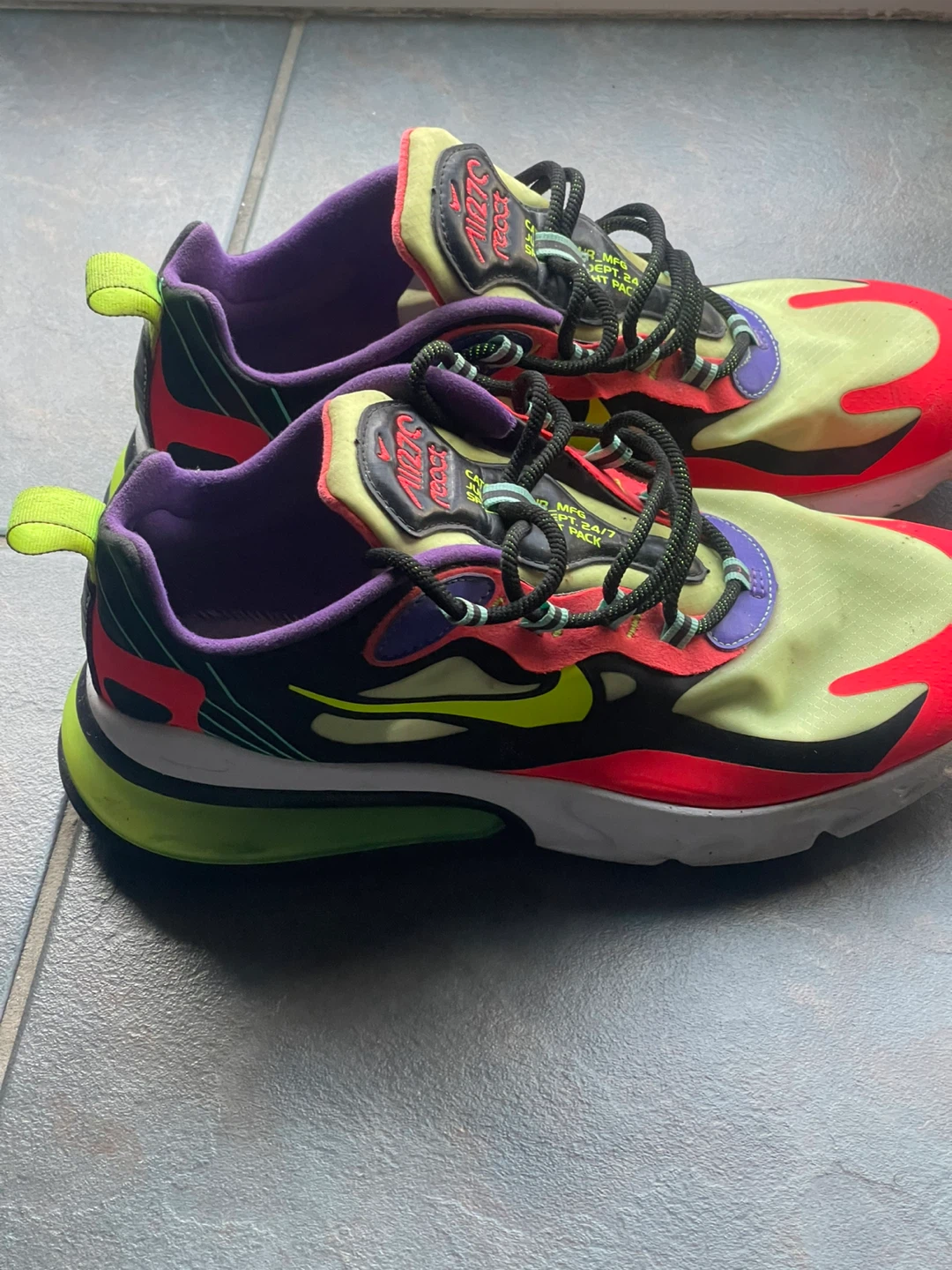 Nike Air 270 React Sneakers