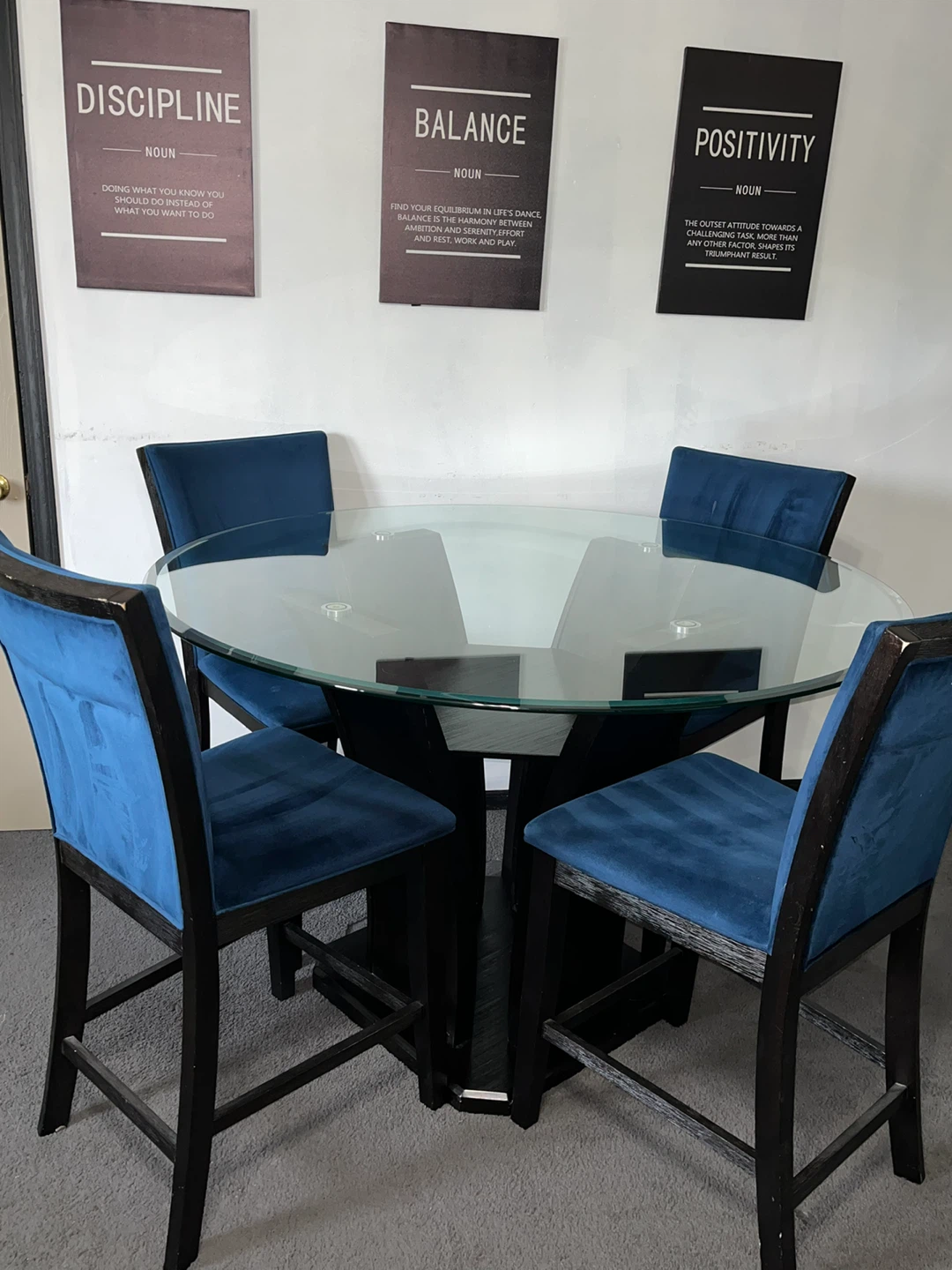 Aria Collection from Bobs Furniture Round Glass Dining Table - photo 3
