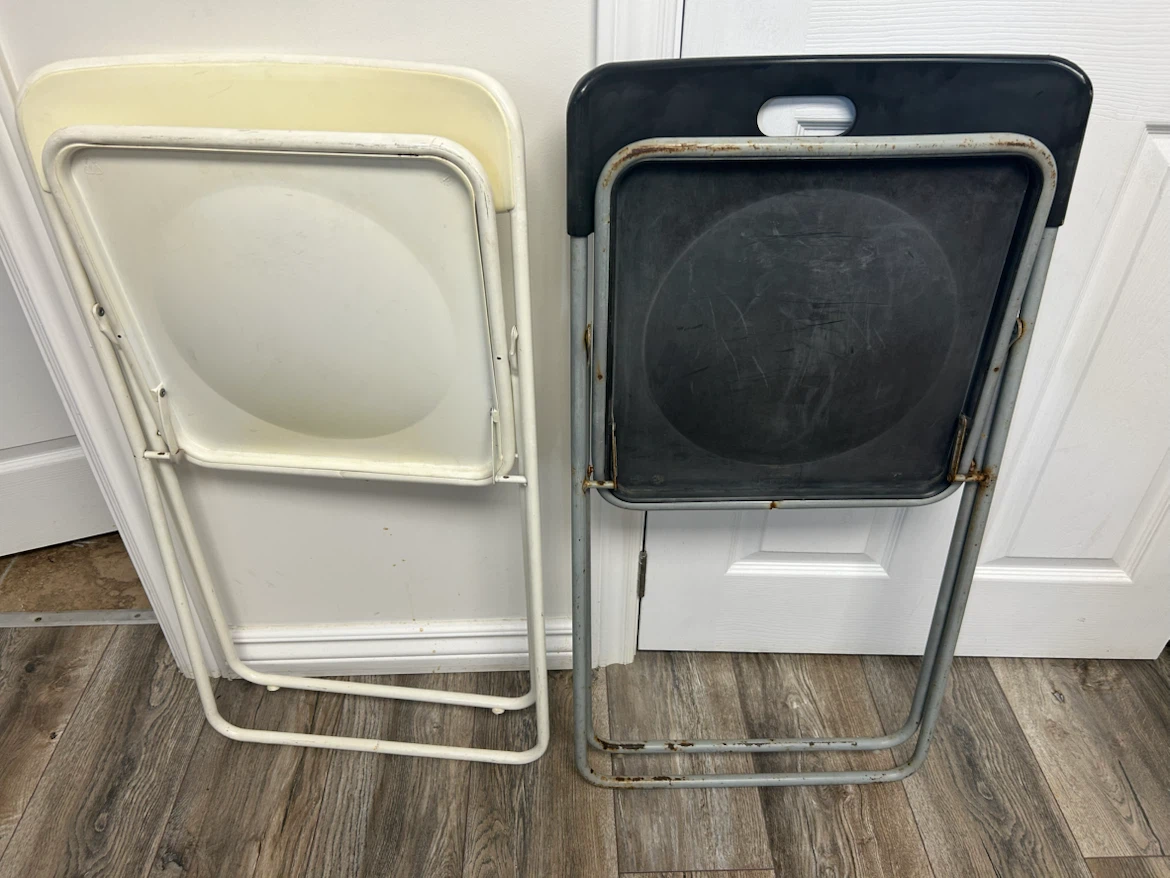 Two Metal Folding Chairs both $5 - photo 2